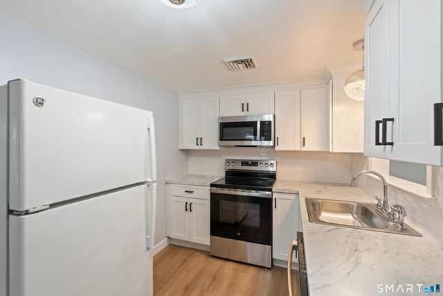 78 May Street, New Britain, CT 06052