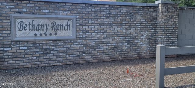 5751 N 71ST Drive, Glendale, AZ 85303