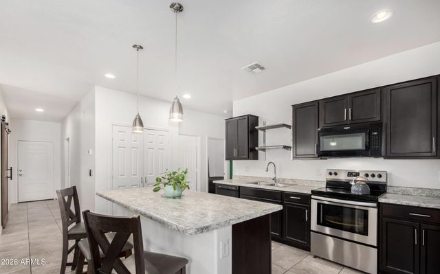 5751 N 71ST Drive, Glendale, AZ 85303