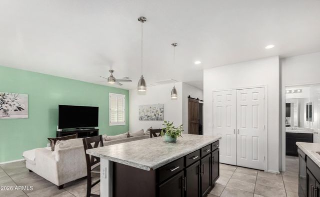 5751 N 71ST Drive, Glendale, AZ 85303