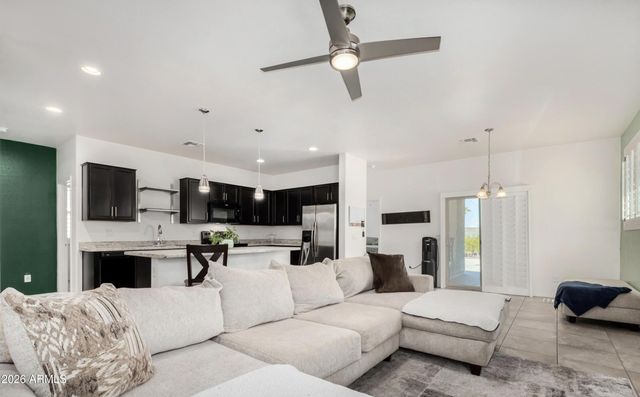 5751 N 71ST Drive, Glendale, AZ 85303