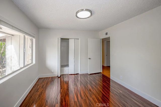 19443 Superior Street, Northridge, CA 91324