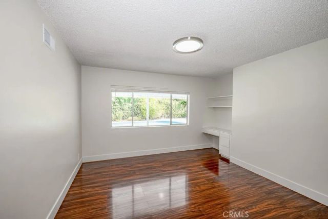 19443 Superior Street, Northridge, CA 91324