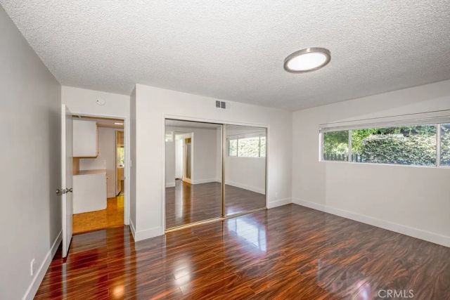 19443 Superior Street, Northridge, CA 91324