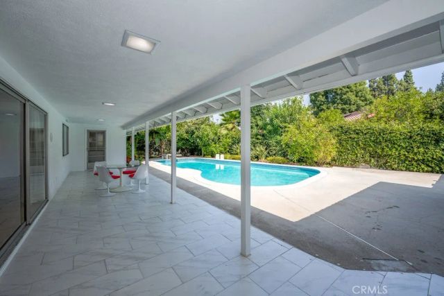 19443 Superior Street, Northridge, CA 91324