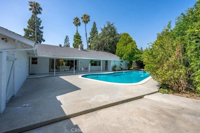 19443 Superior Street, Northridge, CA 91324