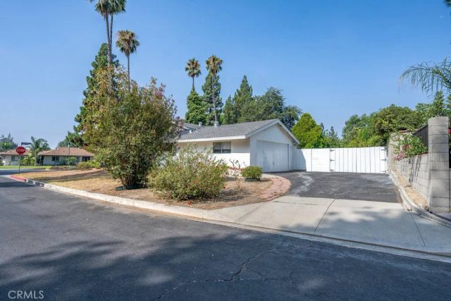 19443 Superior Street, Northridge, CA 91324