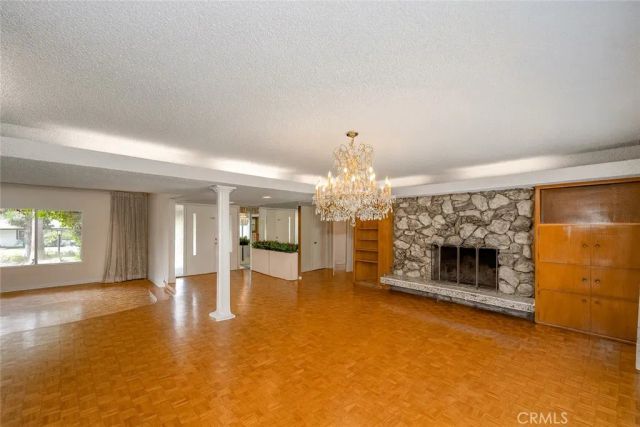 19443 Superior Street, Northridge, CA 91324