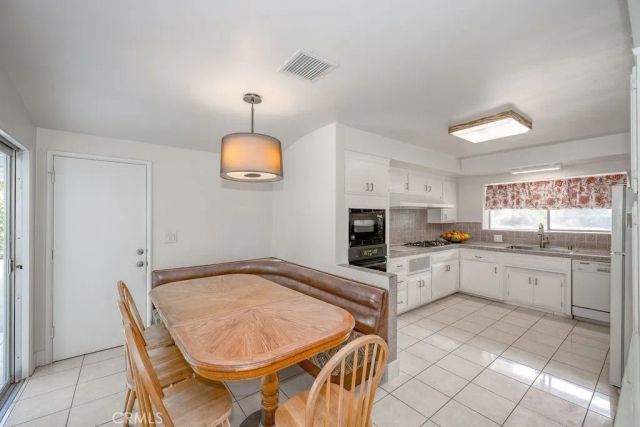 19443 Superior Street, Northridge, CA 91324