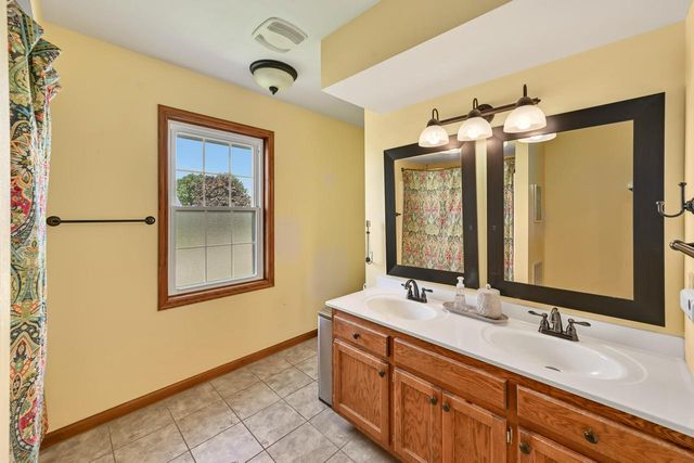 N108W15219 Bel Aire LANE, Germantown, WI 53022