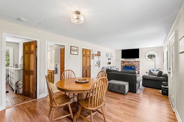 5 Pershing Ave, Acushnet, MA 02743