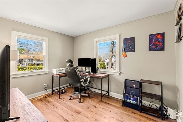 5 Pershing Ave, Acushnet, MA 02743
