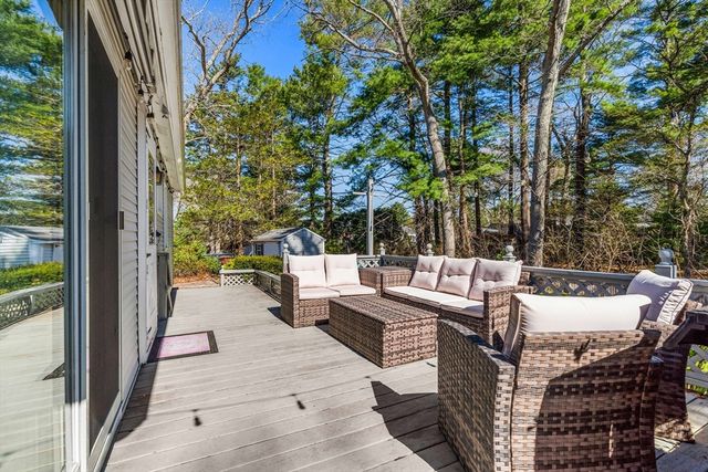 5 Pershing Ave, Acushnet, MA 02743