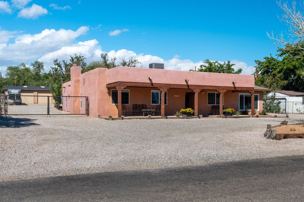 10609 Calle De Elena, Corrales, NM 87048
