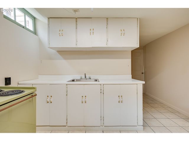 3558 Se 67TH Ave, Portland, OR 97206