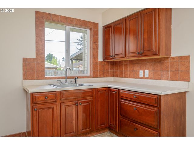 3558 Se 67TH Ave, Portland, OR 97206