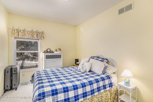 2545 Limerick Circle 8, Holt, MI 48842