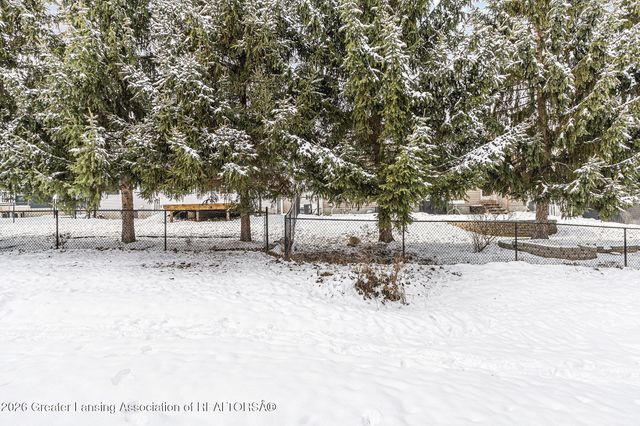 2545 Limerick Circle 8, Holt, MI 48842