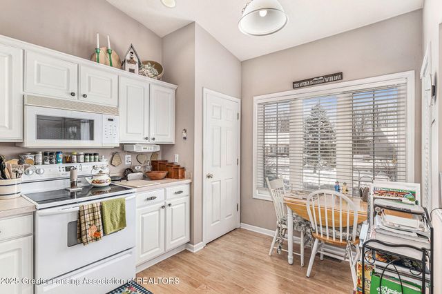 2545 Limerick Circle 8, Holt, MI 48842