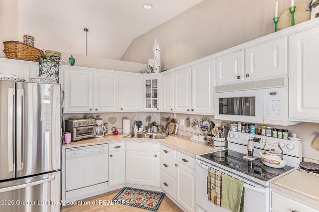 2545 Limerick Circle 8, Holt, MI 48842