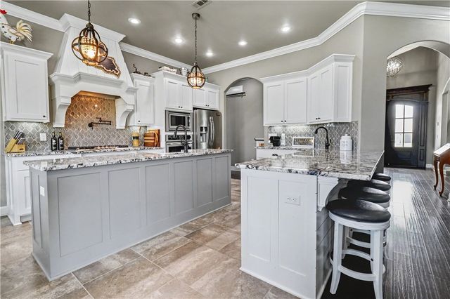 940 Via Firenze Avenue, Tontitown, AR 72762