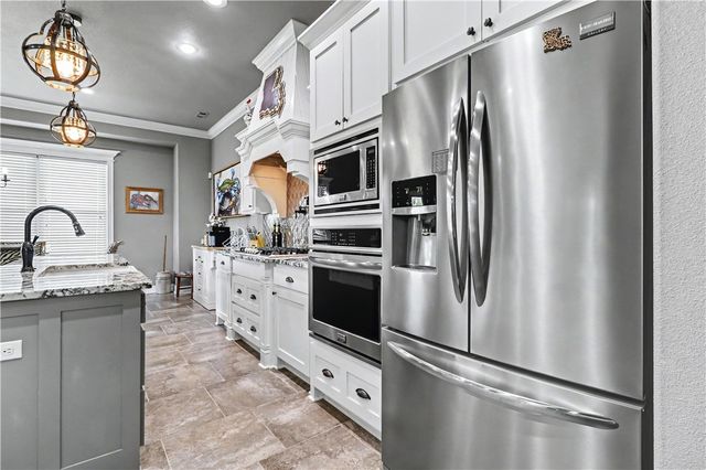 940 Via Firenze Avenue, Tontitown, AR 72762