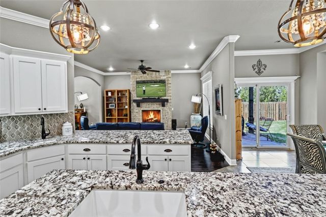 940 Via Firenze Avenue, Tontitown, AR 72762