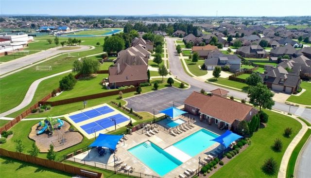 940 Via Firenze Avenue, Tontitown, AR 72762