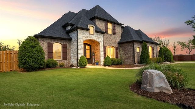 940 Via Firenze Avenue, Tontitown, AR 72762