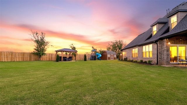 940 Via Firenze Avenue, Tontitown, AR 72762