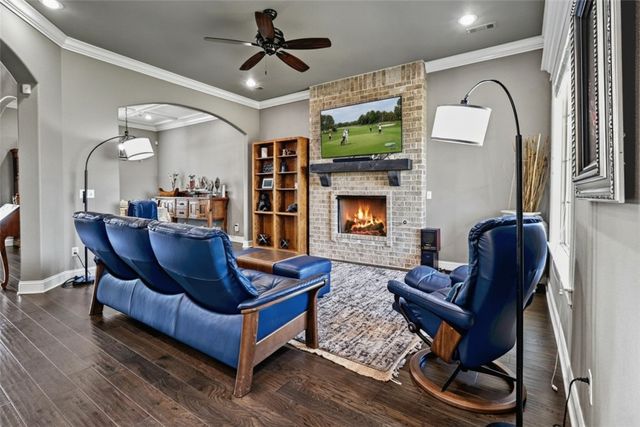 940 Via Firenze Avenue, Tontitown, AR 72762