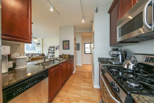 330 W Grand Avenue 1706, Chicago, IL 60654