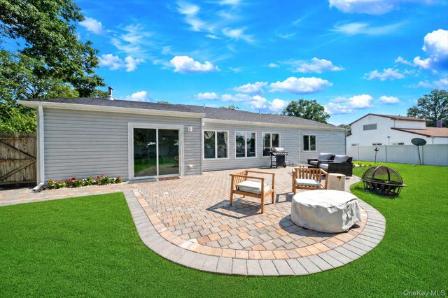 60 Thomas Street, Coram, NY 11727