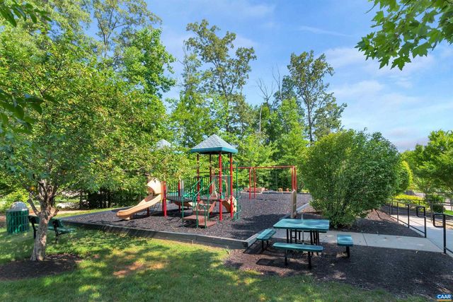 11 PERSIMMON WAY, Zion Crossroads, VA 22942