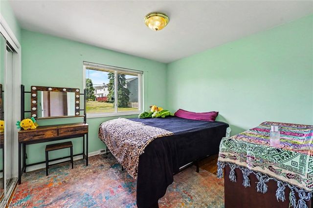 272 N Skyline Drive, Seven Hills, OH 44131
