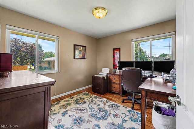 272 N Skyline Drive, Seven Hills, OH 44131