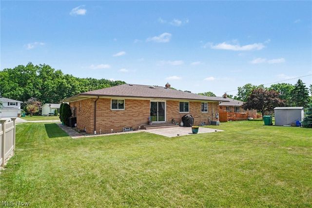 272 N Skyline Drive, Seven Hills, OH 44131