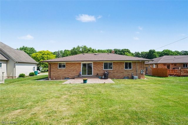 272 N Skyline Drive, Seven Hills, OH 44131