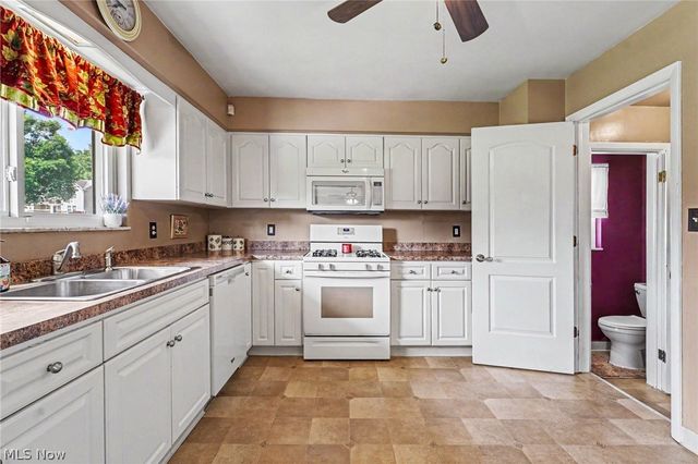 272 N Skyline Drive, Seven Hills, OH 44131