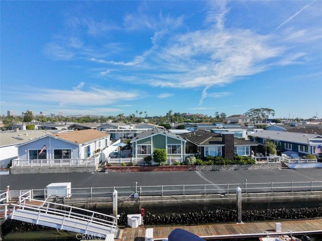7 Saratoga, Newport Beach, CA 92660