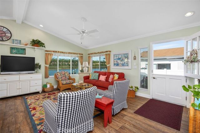 7 Saratoga, Newport Beach, CA 92660