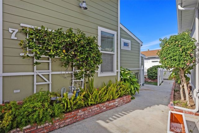 7 Saratoga, Newport Beach, CA 92660