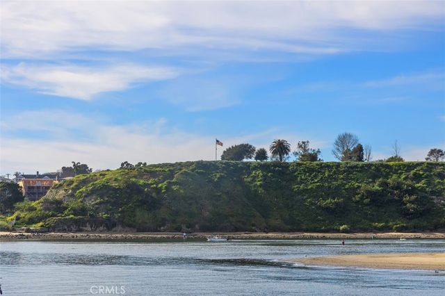 7 Saratoga, Newport Beach, CA 92660