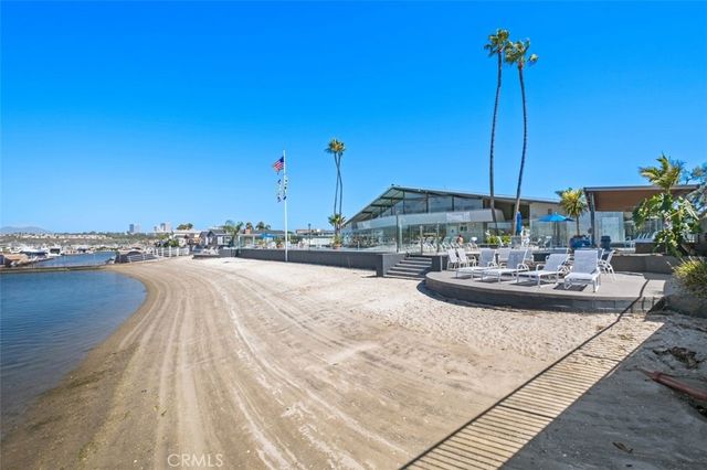 7 Saratoga, Newport Beach, CA 92660
