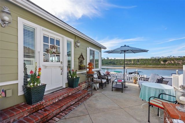 7 Saratoga, Newport Beach, CA 92660