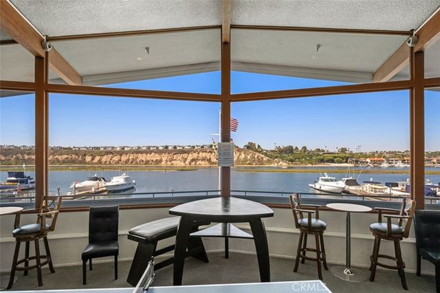 7 Saratoga, Newport Beach, CA 92660