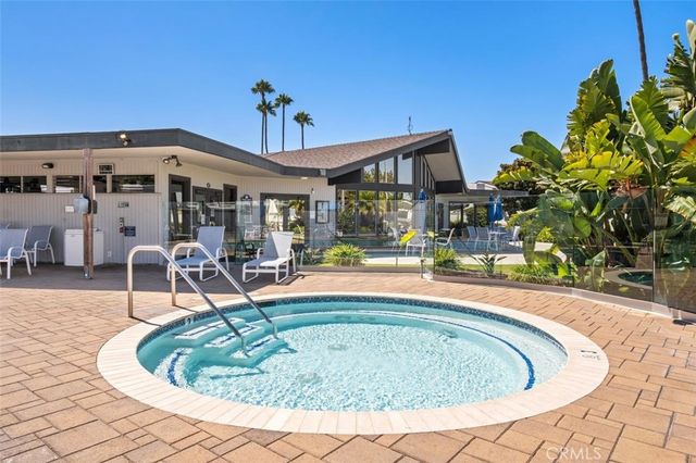 7 Saratoga, Newport Beach, CA 92660