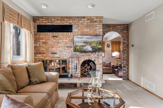 2415 Lisbon Avenue N, Lake Elmo, MN 55042