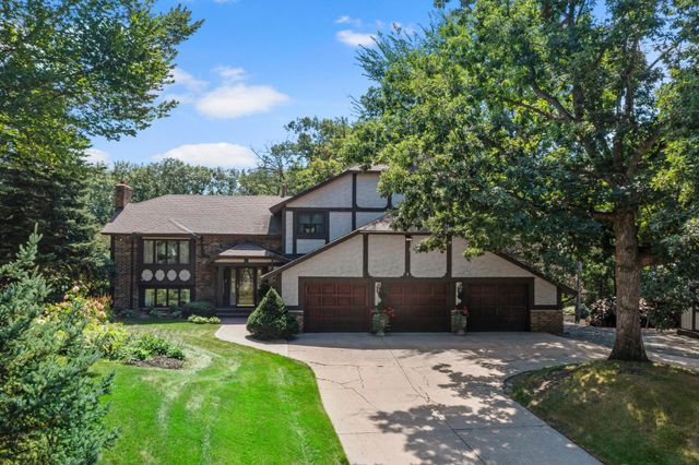 2415 Lisbon Avenue N, Lake Elmo, MN 55042