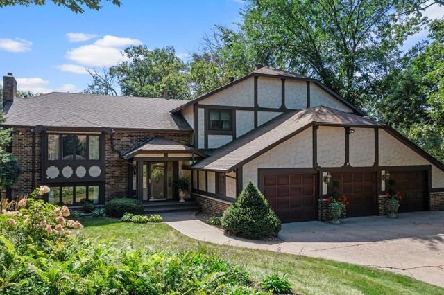 2415 Lisbon Avenue N, Lake Elmo, MN 55042